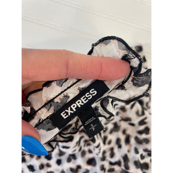 Express Pink Floral Bell Sleeve BLouse & Animal Print Top Womens Bundle Size S - Picture 9 of 9